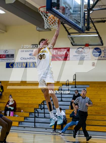 Thumbnail 2 in Ventura vs Bakersfield (Santa Barbara Holiday Classic) photogallery.