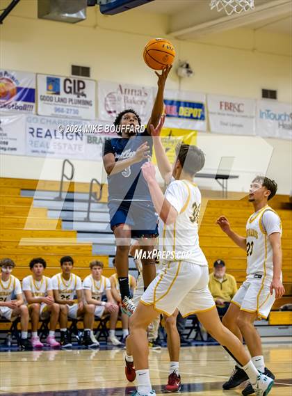 Thumbnail 2 in Ventura vs Bakersfield (Santa Barbara Holiday Classic) photogallery.