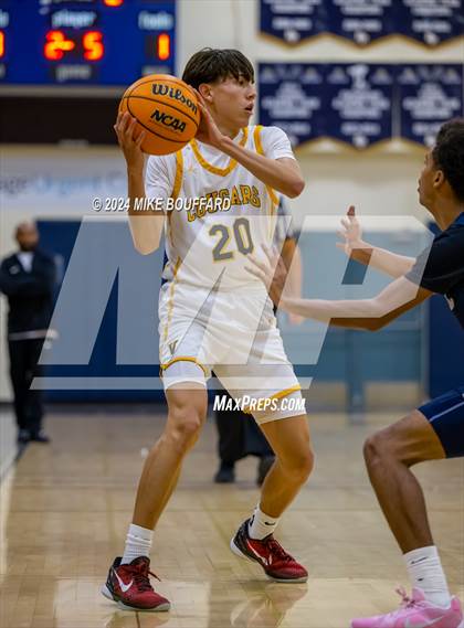 Thumbnail 1 in Ventura vs Bakersfield (Santa Barbara Holiday Classic) photogallery.