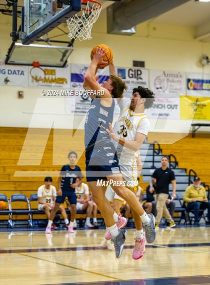 Thumbnail 3 in Ventura vs Bakersfield (Santa Barbara Holiday Classic) photogallery.