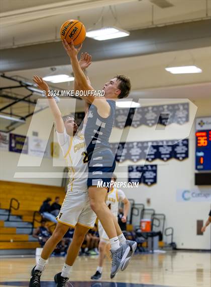 Thumbnail 3 in Ventura vs Bakersfield (Santa Barbara Holiday Classic) photogallery.