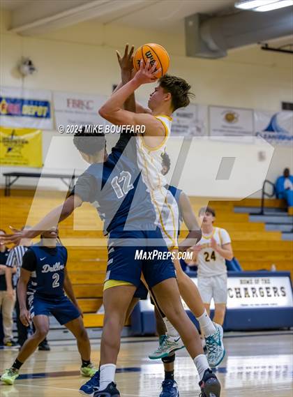 Thumbnail 3 in Ventura vs Bakersfield (Santa Barbara Holiday Classic) photogallery.