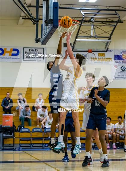 Thumbnail 3 in Ventura vs Bakersfield (Santa Barbara Holiday Classic) photogallery.