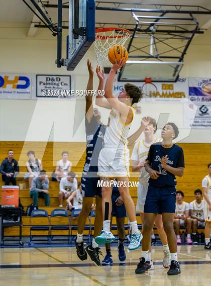 Thumbnail 2 in Ventura vs Bakersfield (Santa Barbara Holiday Classic) photogallery.