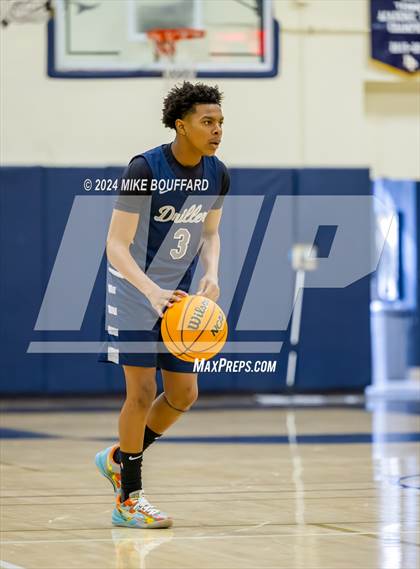 Thumbnail 3 in Ventura vs Bakersfield (Santa Barbara Holiday Classic) photogallery.