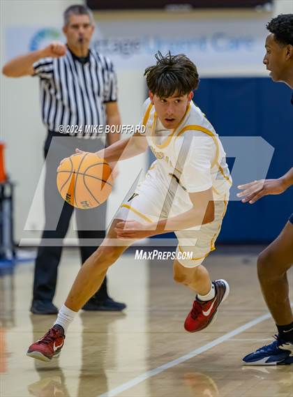 Thumbnail 3 in Ventura vs Bakersfield (Santa Barbara Holiday Classic) photogallery.