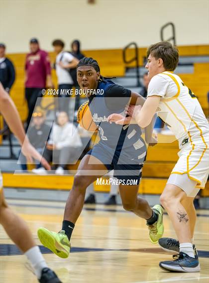Thumbnail 2 in Ventura vs Bakersfield (Santa Barbara Holiday Classic) photogallery.