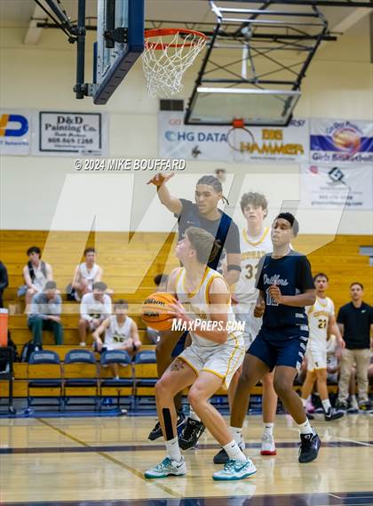 Thumbnail 3 in Ventura vs Bakersfield (Santa Barbara Holiday Classic) photogallery.