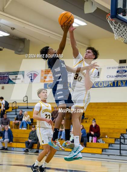 Thumbnail 1 in Ventura vs Bakersfield (Santa Barbara Holiday Classic) photogallery.
