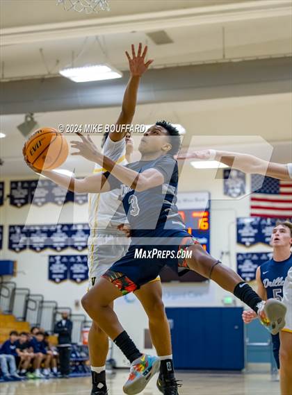Thumbnail 1 in Ventura vs Bakersfield (Santa Barbara Holiday Classic) photogallery.