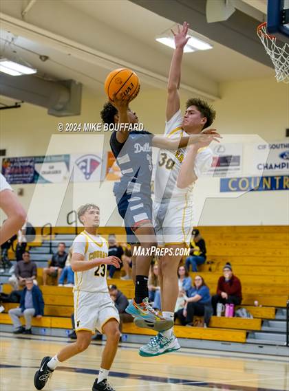 Thumbnail 3 in Ventura vs Bakersfield (Santa Barbara Holiday Classic) photogallery.