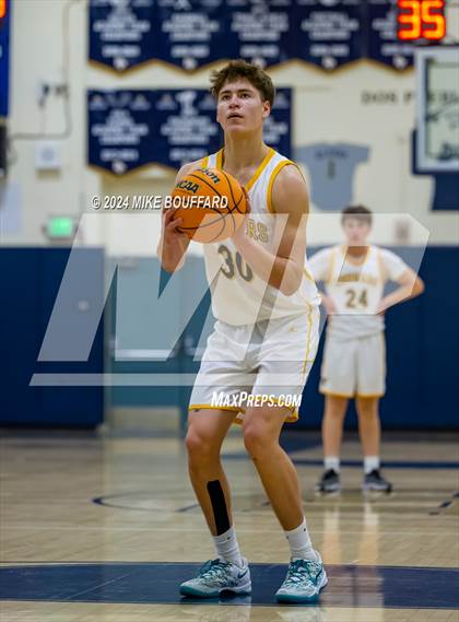 Thumbnail 1 in Ventura vs Bakersfield (Santa Barbara Holiday Classic) photogallery.