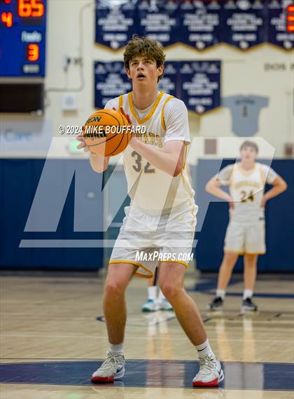 Thumbnail 2 in Ventura vs Bakersfield (Santa Barbara Holiday Classic) photogallery.