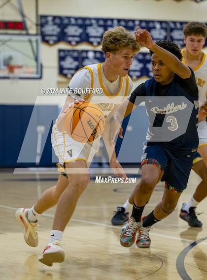 Thumbnail 1 in Ventura vs Bakersfield (Santa Barbara Holiday Classic) photogallery.