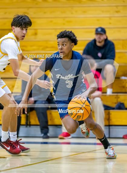 Thumbnail 3 in Ventura vs Bakersfield (Santa Barbara Holiday Classic) photogallery.