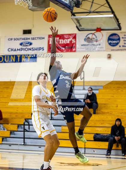 Thumbnail 1 in Ventura vs Bakersfield (Santa Barbara Holiday Classic) photogallery.