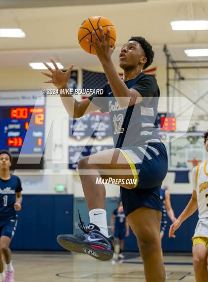 Thumbnail 3 in Ventura vs Bakersfield (Santa Barbara Holiday Classic) photogallery.