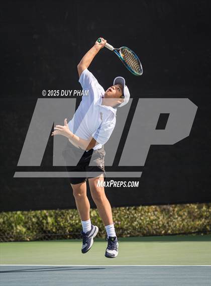 Thumbnail 1 in Servite VS Canyon photogallery.