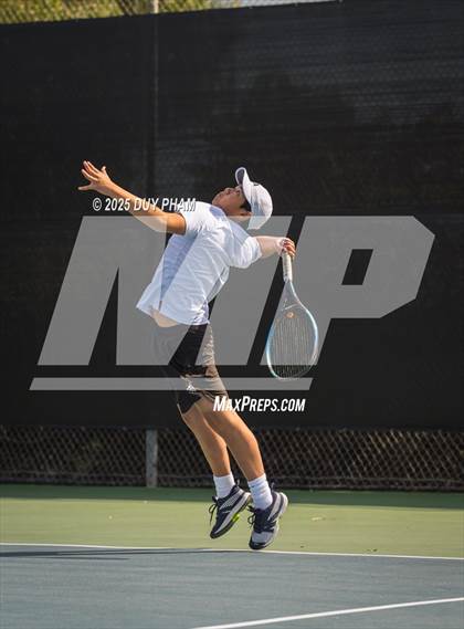 Thumbnail 3 in Servite VS Canyon photogallery.