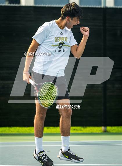 Thumbnail 2 in Servite VS Canyon photogallery.