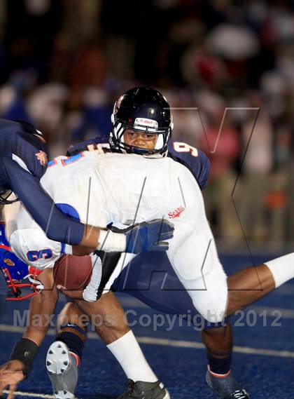 Thumbnail 1 in Serra @ Chaminade photogallery.