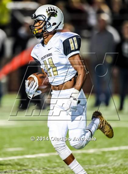 Thumbnail 2 in Ennis vs. South Oak Cliff (UIL 5A Division II Quarterfinal) photogallery.