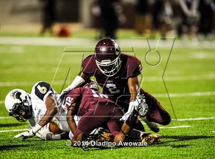 Thumbnail 1 in Ennis vs. South Oak Cliff (UIL 5A Division II Quarterfinal) photogallery.