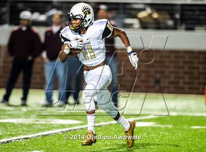 Thumbnail 3 in Ennis vs. South Oak Cliff (UIL 5A Division II Quarterfinal) photogallery.