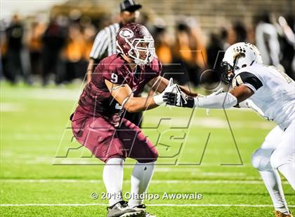 Thumbnail 3 in Ennis vs. South Oak Cliff (UIL 5A Division II Quarterfinal) photogallery.
