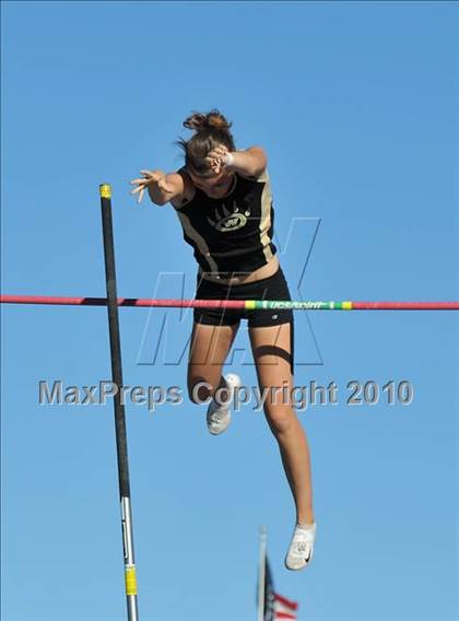 Thumbnail 1 in CIF State Championships (Girls Pole Vault) photogallery.