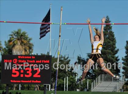 Thumbnail 3 in CIF State Championships (Girls Pole Vault) photogallery.