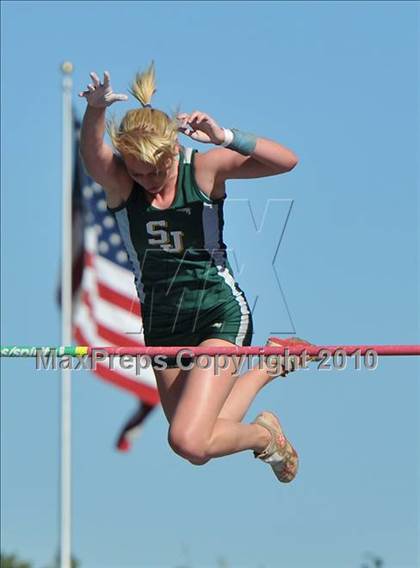 Thumbnail 3 in CIF State Championships (Girls Pole Vault) photogallery.