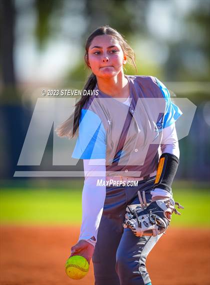 Thumbnail 2 in Cleveland vs. Desert Ridge photogallery.