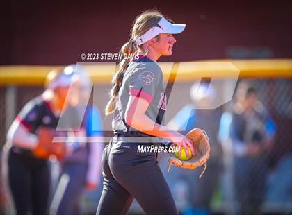 Thumbnail 3 in Cleveland vs. Desert Ridge photogallery.