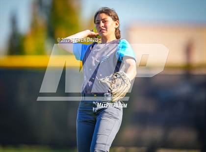 Thumbnail 3 in Cleveland vs. Desert Ridge photogallery.