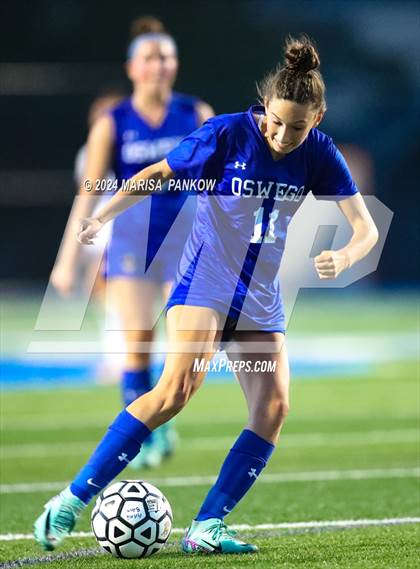 Thumbnail 2 in Bishop Grimes vs Oswego photogallery.