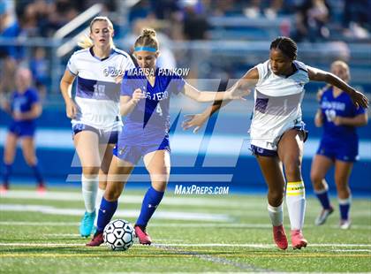 Thumbnail 2 in Bishop Grimes vs Oswego photogallery.