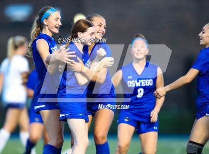 Thumbnail 2 in Bishop Grimes vs Oswego photogallery.