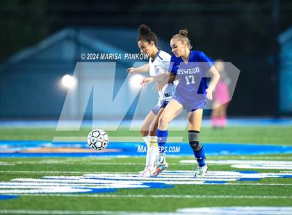 Thumbnail 2 in Bishop Grimes vs Oswego photogallery.