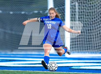 Thumbnail 3 in Bishop Grimes vs Oswego photogallery.