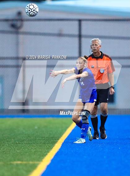 Thumbnail 3 in Bishop Grimes vs Oswego photogallery.