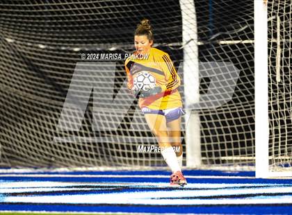 Thumbnail 2 in Bishop Grimes vs Oswego photogallery.