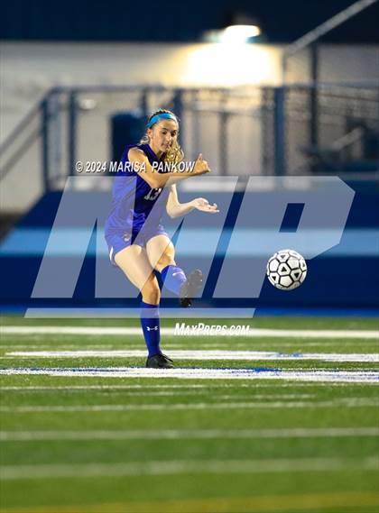Thumbnail 2 in Bishop Grimes vs Oswego photogallery.