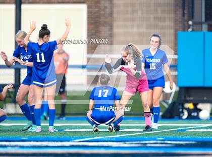 Thumbnail 3 in Bishop Grimes vs Oswego photogallery.