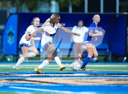 Thumbnail 3 in Bishop Grimes vs Oswego photogallery.