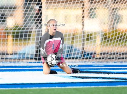 Thumbnail 2 in Bishop Grimes vs Oswego photogallery.