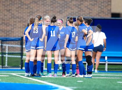 Thumbnail 2 in Bishop Grimes vs Oswego photogallery.