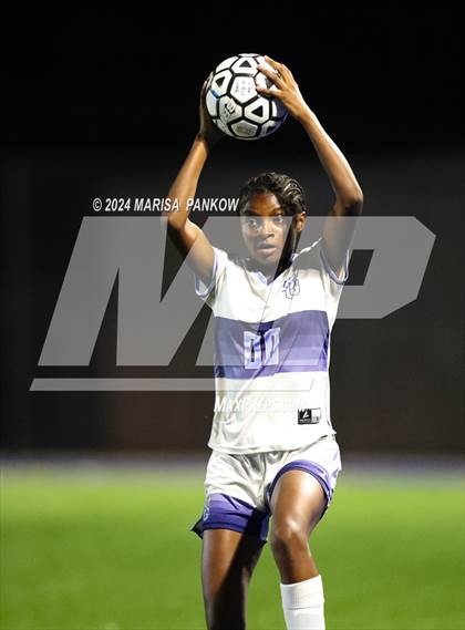 Thumbnail 2 in Bishop Grimes vs Oswego photogallery.