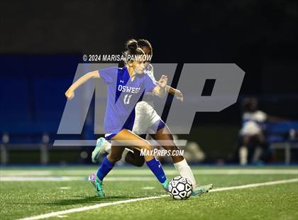Thumbnail 2 in Bishop Grimes vs Oswego photogallery.