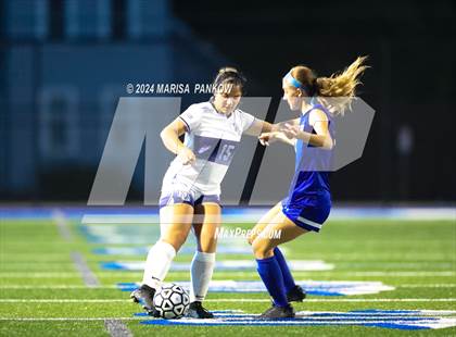 Thumbnail 3 in Bishop Grimes vs Oswego photogallery.